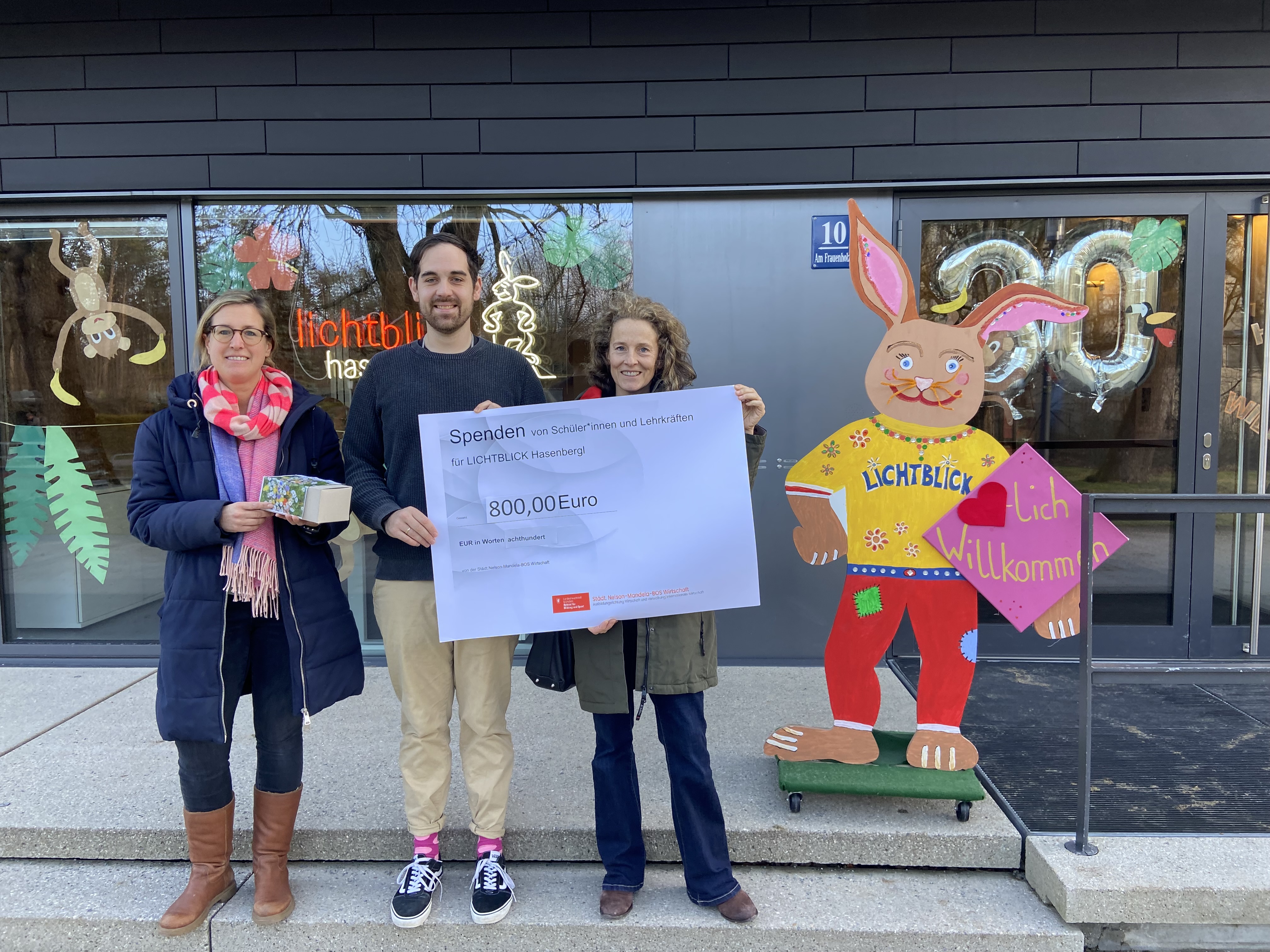Wir spenden 800 Euro